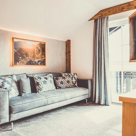 Alpenkoenig Hotel 4*